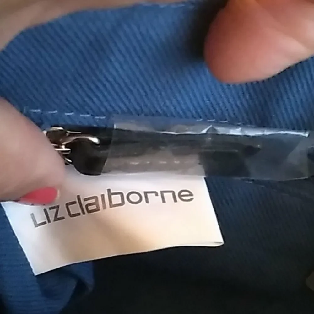 Liz Claiborne Blue/Black Leather Bag. NWT - Picture 7 of 12